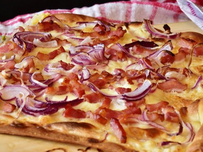 Flammkuchen mit Speck