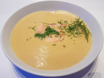 Steckrübensuppe mit Stremellachs